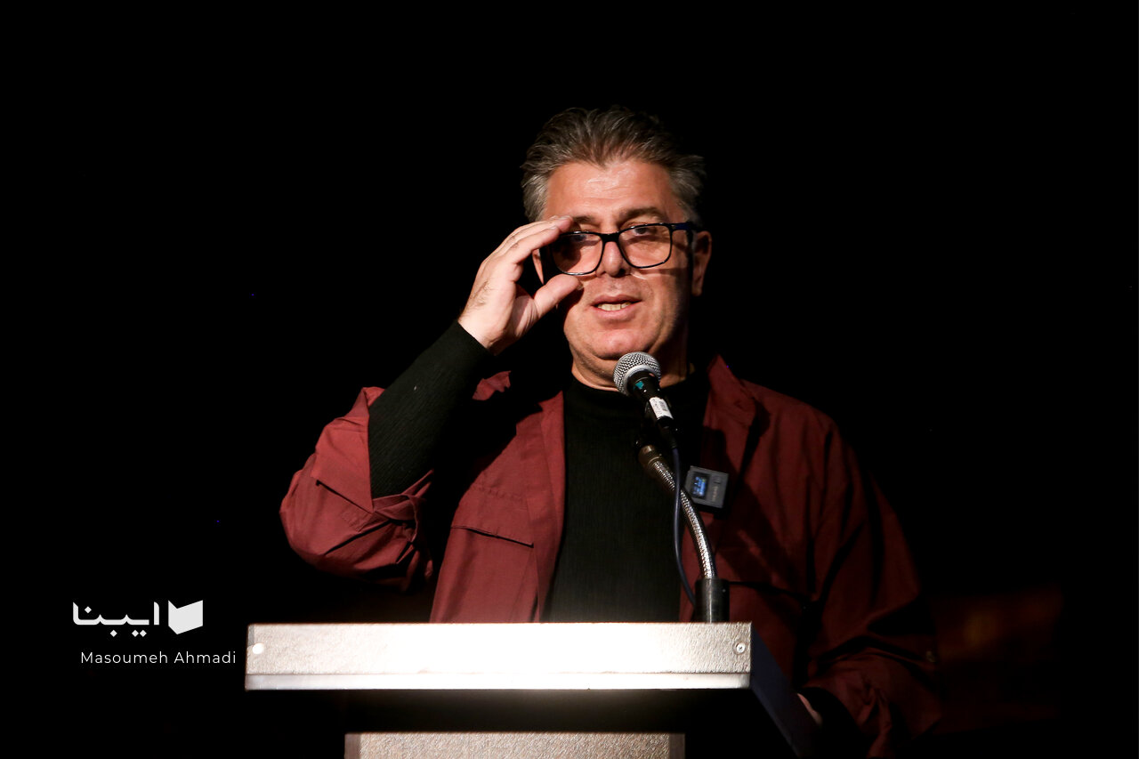 هنوز زخم عمیق مهجور ماندن شاعران و ترانهسرایان باز است