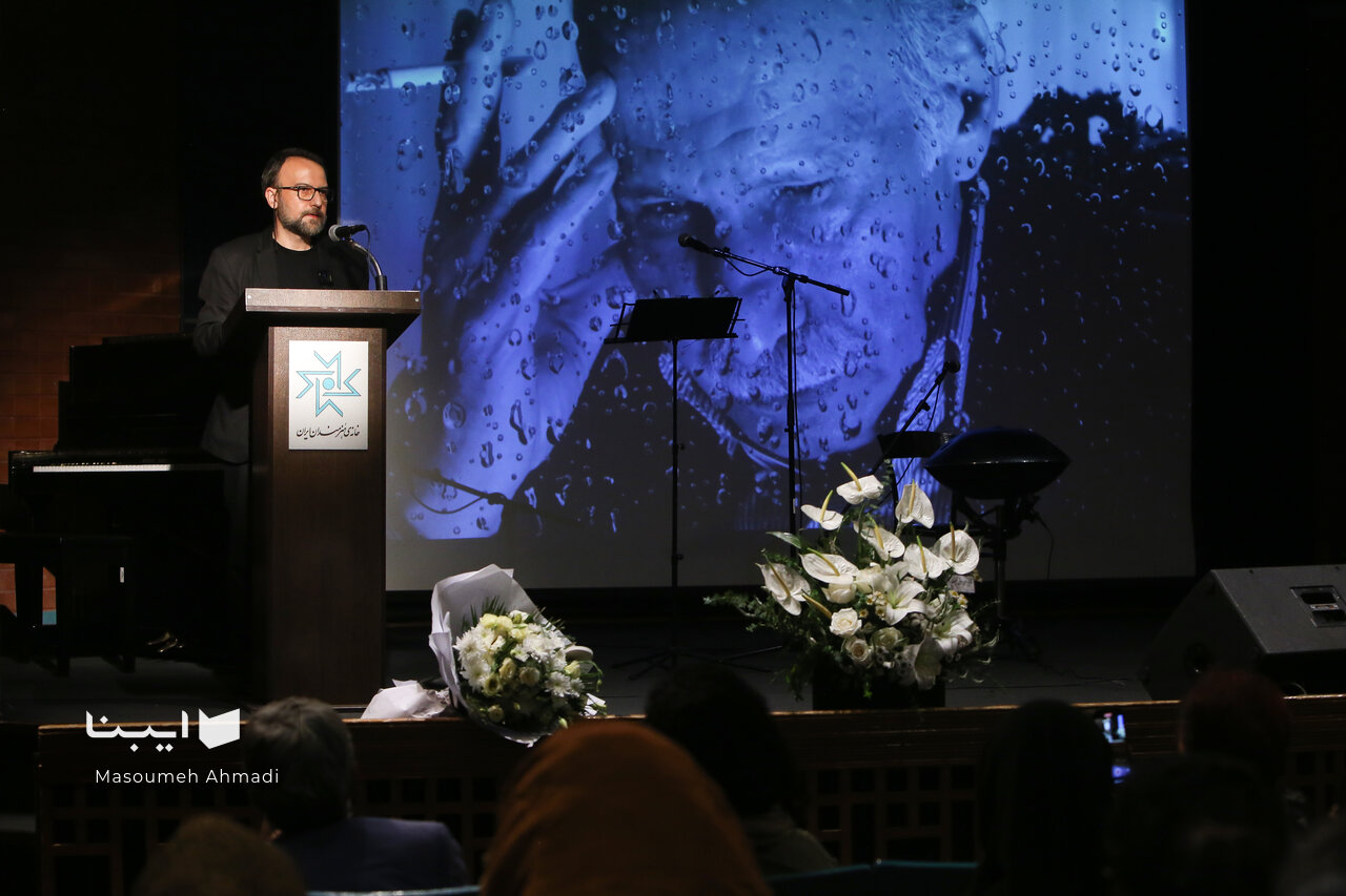 هنوز زخم عمیق مهجور ماندن شاعران و ترانهسرایان باز است