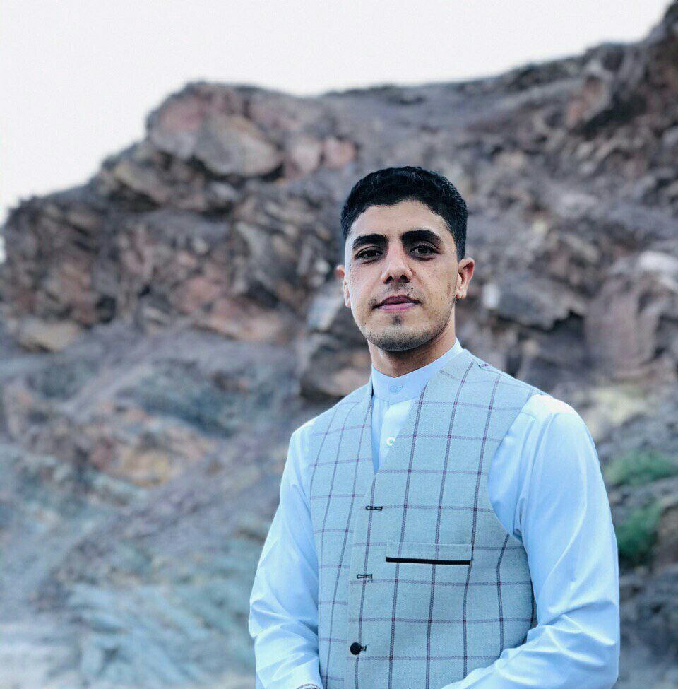 پارسیستیزی آب در هاون کوبیدن است/ شاعر برای دلخوشی خود نگشتهایم