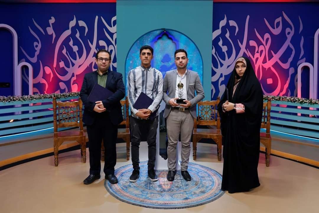 پارسیستیزی آب در هاون کوبیدن است/ شاعر برای دلخوشی خود نگشتهایم