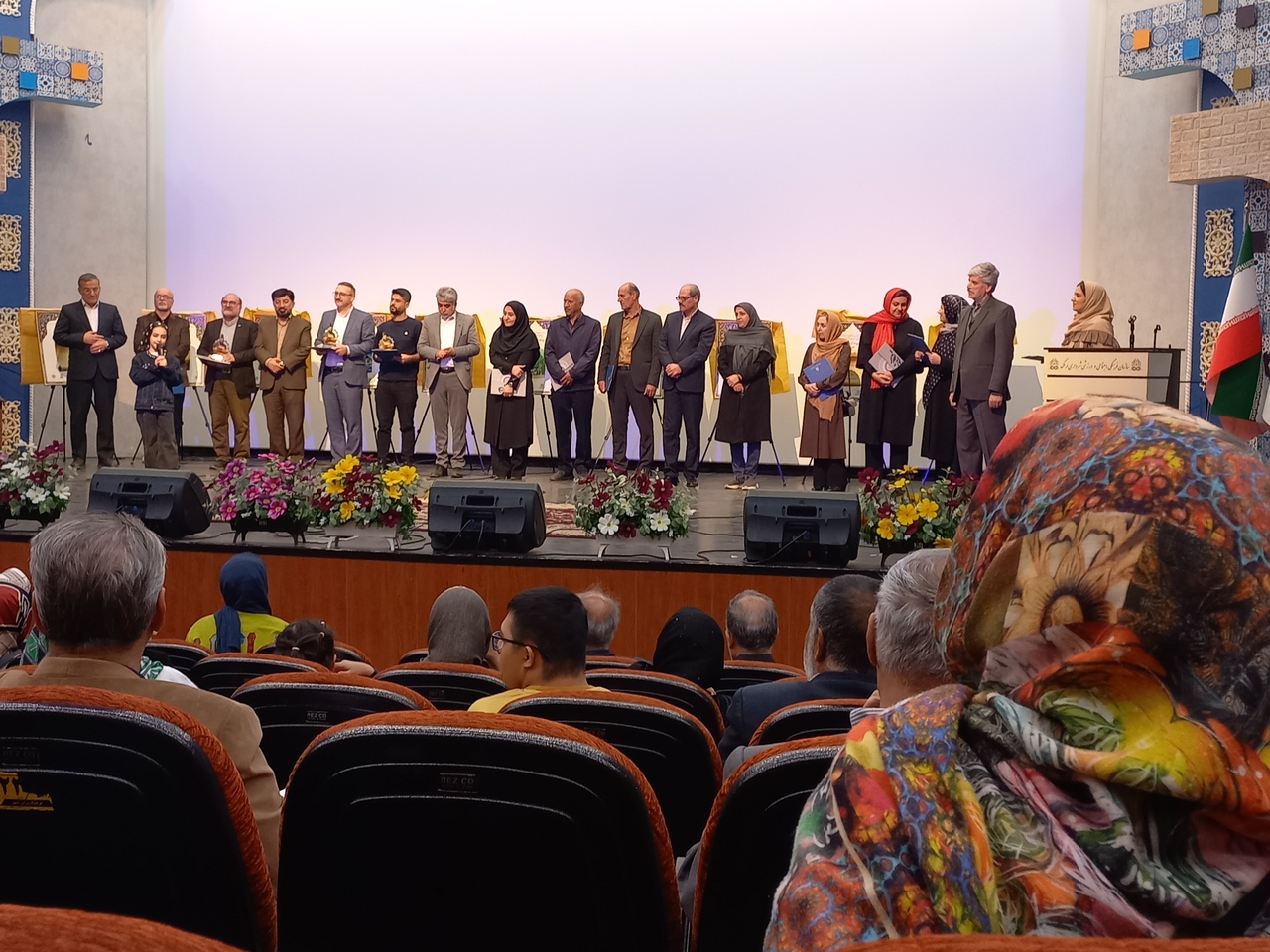 برترینهای پدید آورنده آثار مکتوب «فرهنگ و آداب عام اراک» جایزه گرفتند