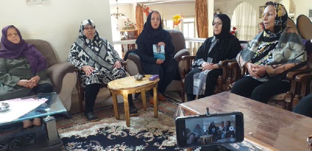 خانهای سبز با کتاب