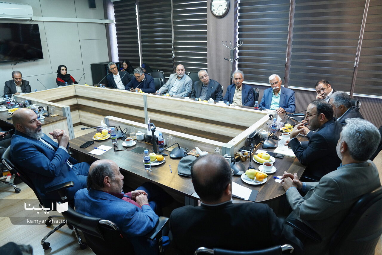 پایداری جامعه به فعالیت صنوف و اتحادیهها وابسته است