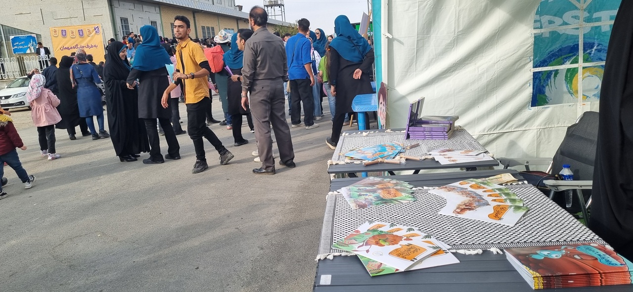 جشنواره تئاتر کودک و نوجوان در همدان آغازبهکارکرد/ برپایی غرفه کتابهای کودکانه در آیین افتتاحیه