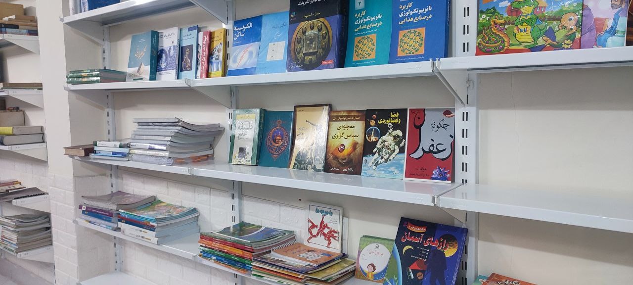 کتاب میتواند کالای صادراتی غیرنفتی و سفیر فرهنگی ایران برای پاکستان باشد