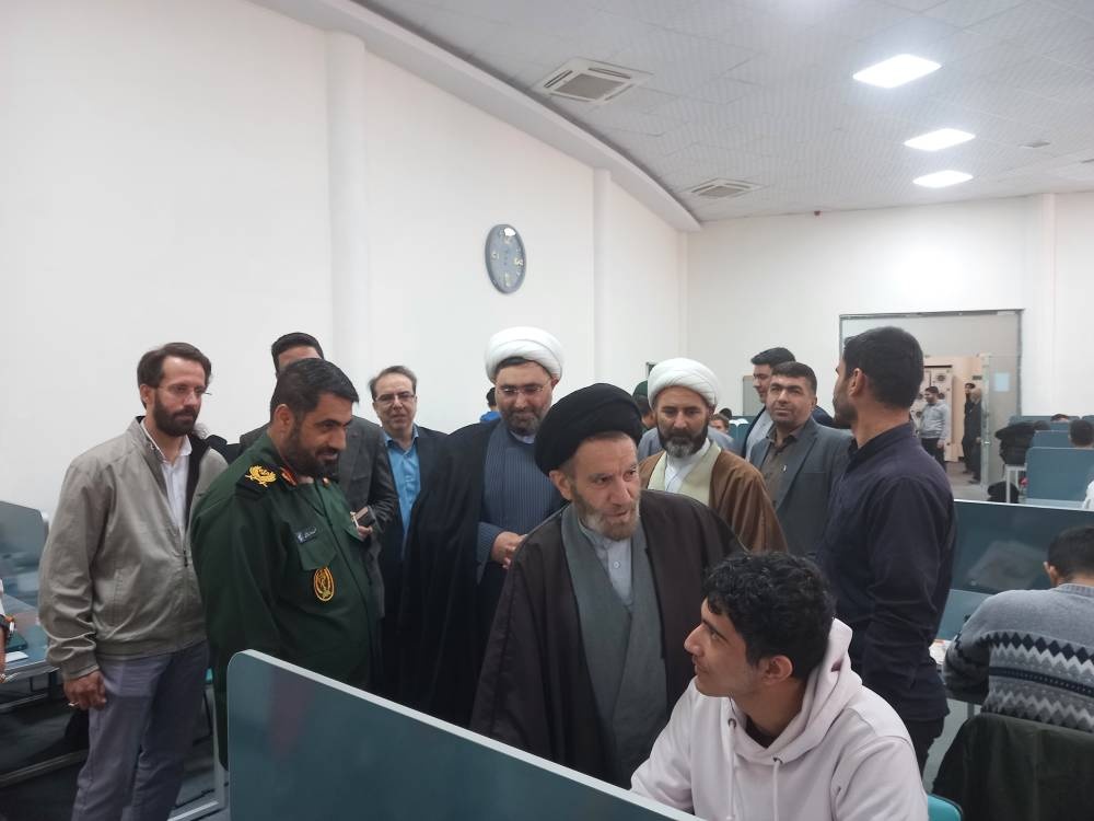 نمایشگاه عکس «نسخ» در کتابخانه مرکزی خرمآباد افتتاح شد