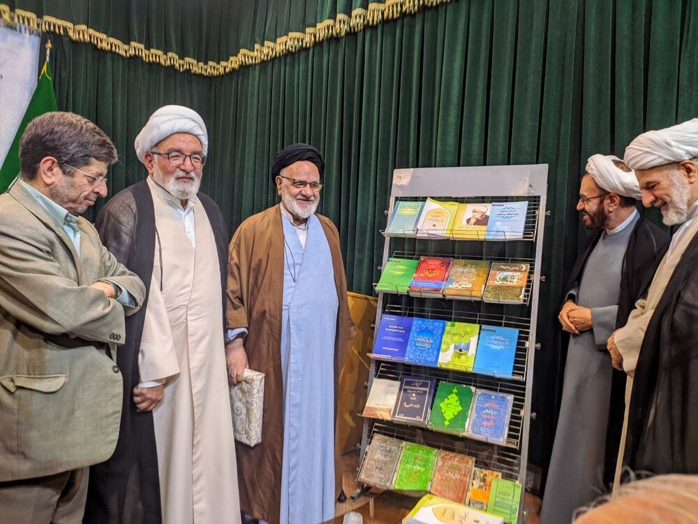 آئین نکوداشت «حجتالاسلام بیآزار شیرازی» برگزار شد/ تجلیل از یک عمر مجاهدت