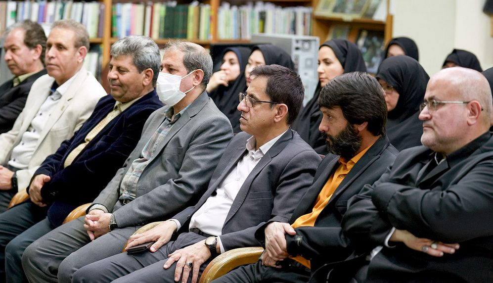 کتابهای آیتالله بروجردی علم الهدایی به کتابخانه رضوی اهدا شد