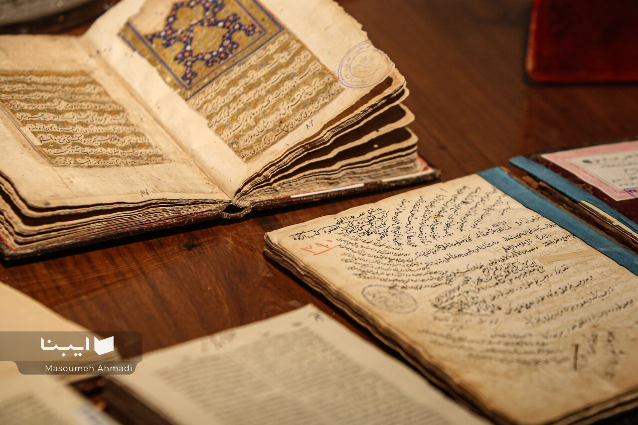 میراث مکتوب چگونه از آسیب زمان نجات مییابند؟