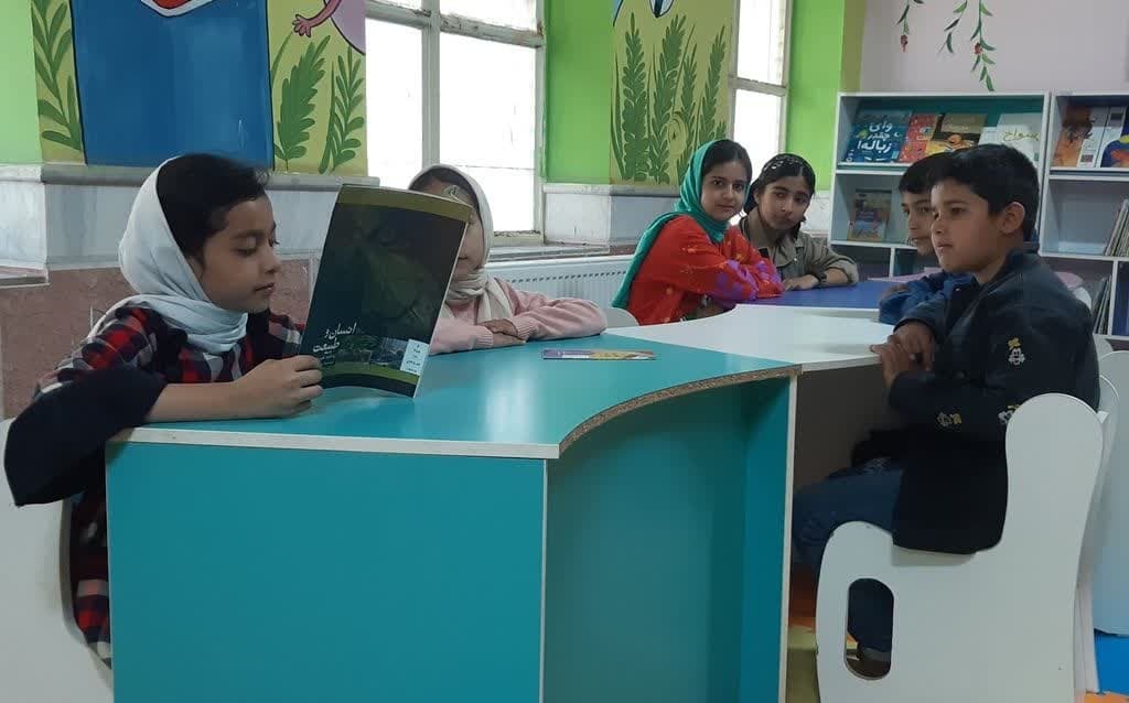 مثنویخوانی در بیدخت/ اهدای کتاب در سرخس