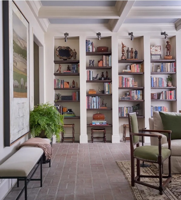 چگونه یک قفسه کتاب جذاب در خانه طراحی کنیم؟