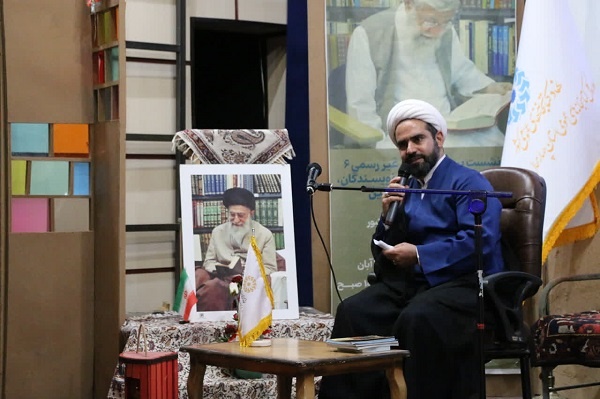 مبارزه با جهل از اصلیترین محورهای منظومه فکری رهبر معظم انقلاب است