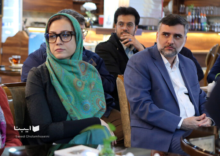 رونمایی کتاب «یادداشت‌های بی‌تاریخ»