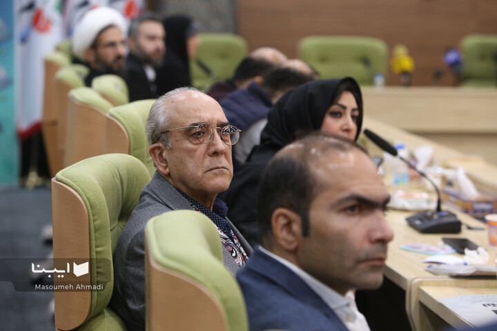 مراسم تجلیل از نویسندگان و صداپیشگان آثار ایثار و شهادت