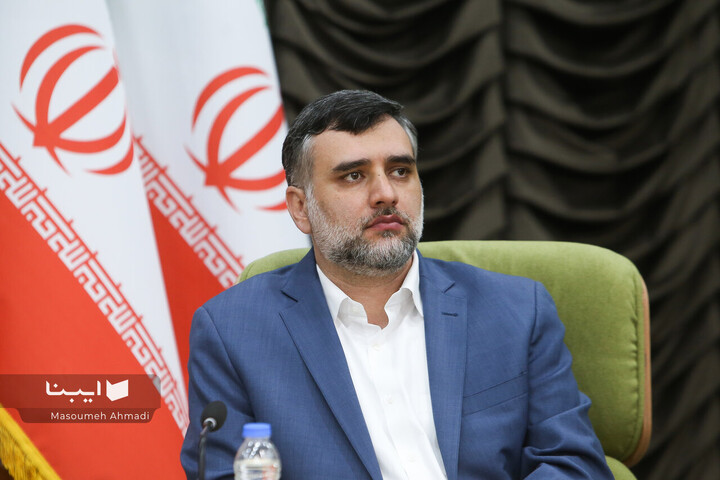 مراسم تجلیل از نویسندگان و صداپیشگان آثار ایثار و شهادت