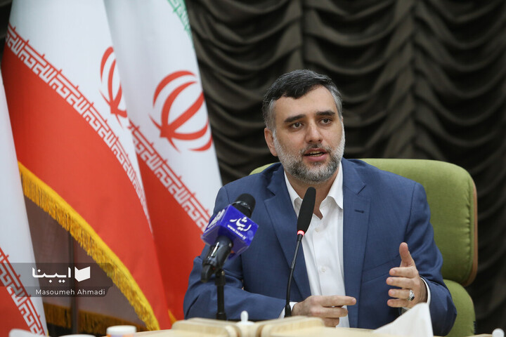 مراسم تجلیل از نویسندگان و صداپیشگان آثار ایثار و شهادت