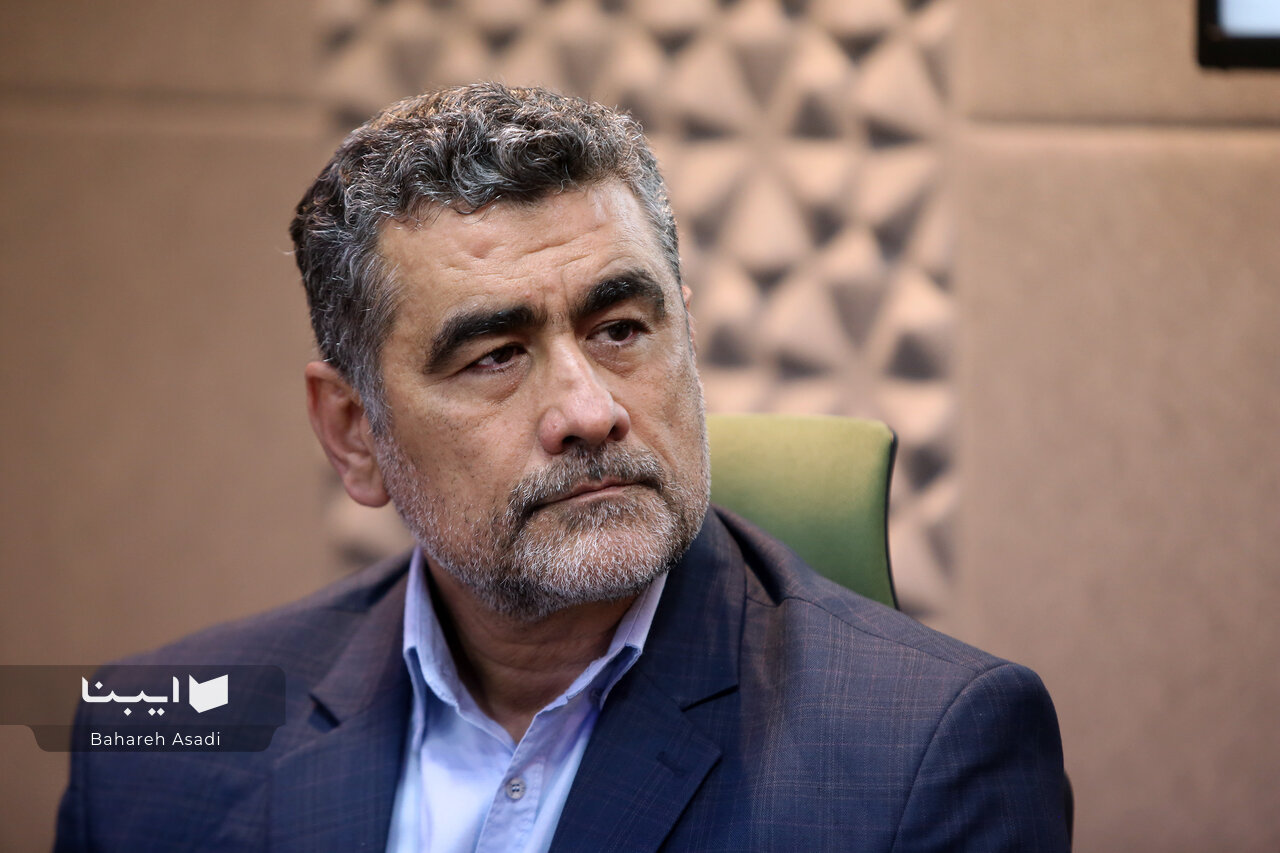 هرگز از شعارهای اصیل حتی تکراری نباید خسته شویم هرگز از شعارهای اصیل حتی تکراری نباید خسته شویم