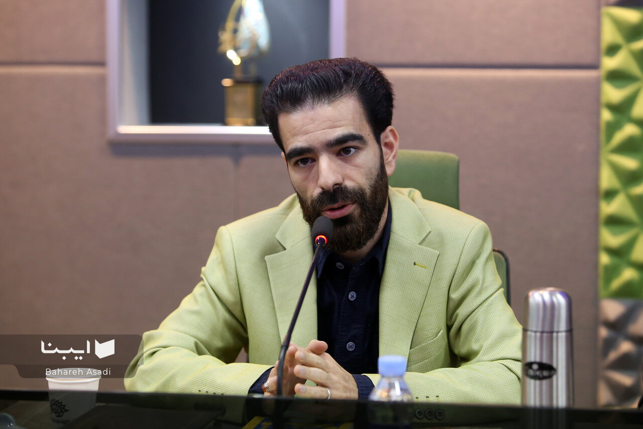 انتخاب قالب تاریخ شفاهی جسارت میخواهد/ ماجرای شیرینی خوردن خلبان در بغداد!