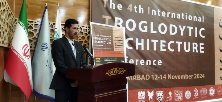 حلقهای بر گرد میراث فرهنگی کشور بزنیم و آن را به آیندگان منتقل کنیم