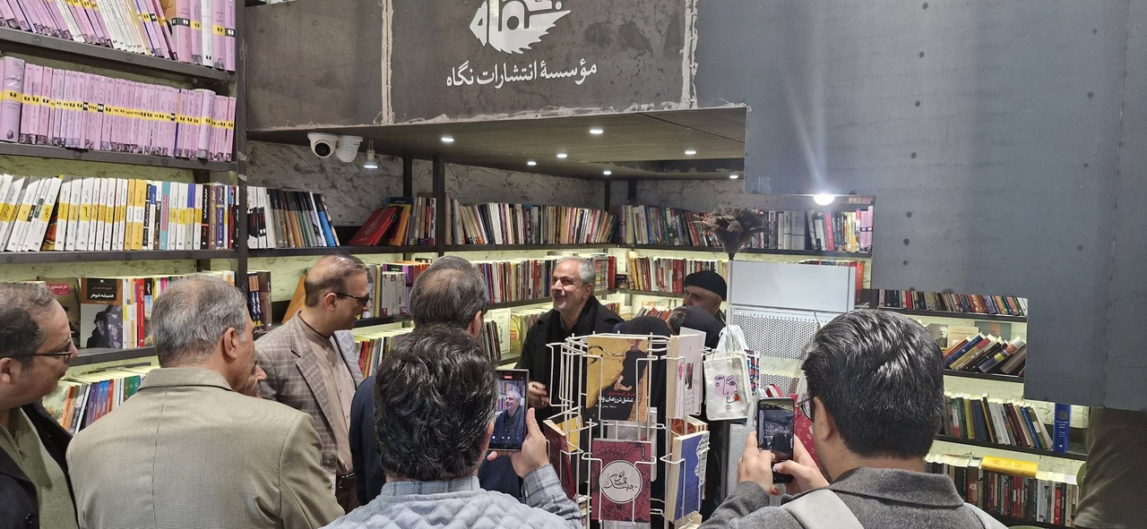 میزبانی کتابفروشها محله کریمخان از کتابگردها/گپوگفت صمیمانه حول کتاب