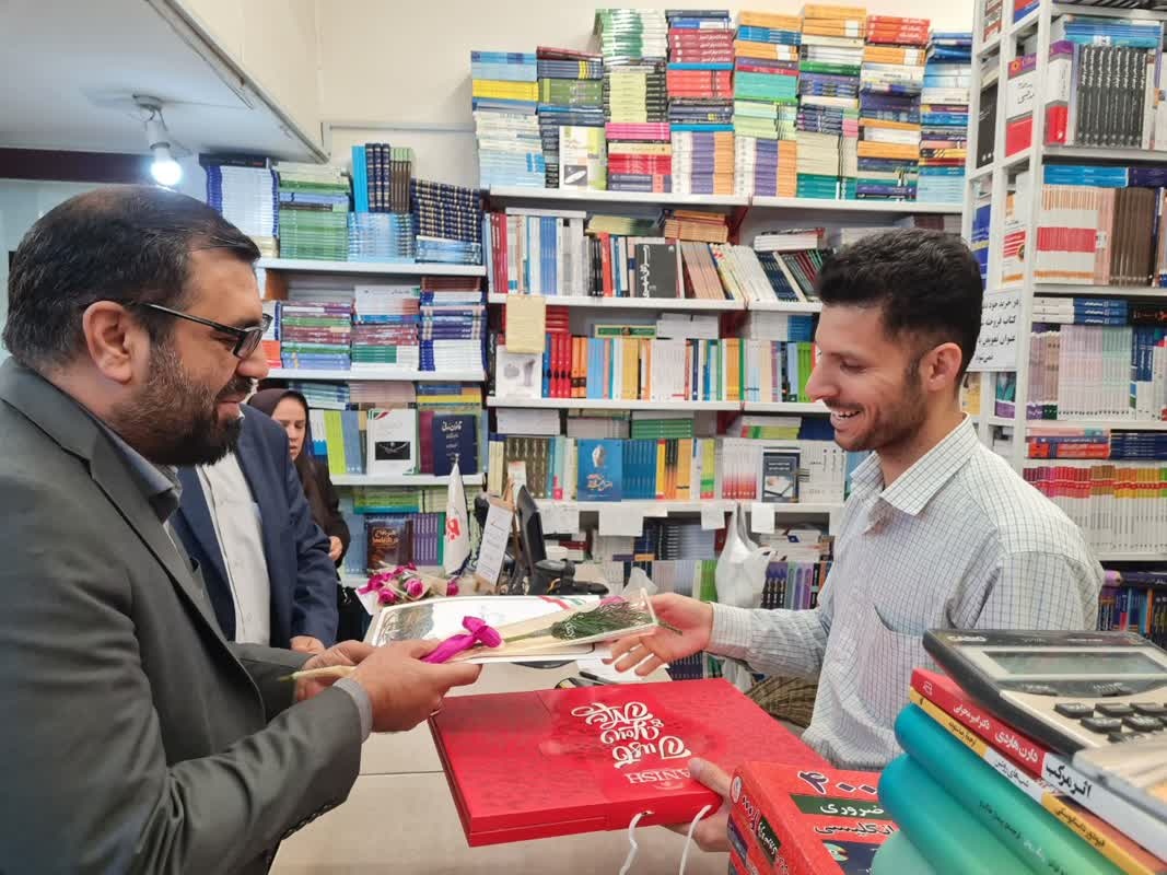 قدردانی مدیرکل فرهنگ و ارشاد اسلامی کردستان از کتابفروشیهای سنندج