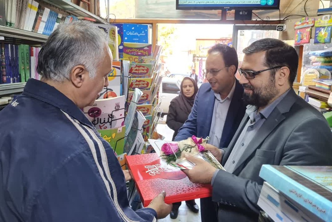 قدردانی مدیرکل فرهنگ و ارشاد اسلامی کردستان از کتابفروشیهای سنندج