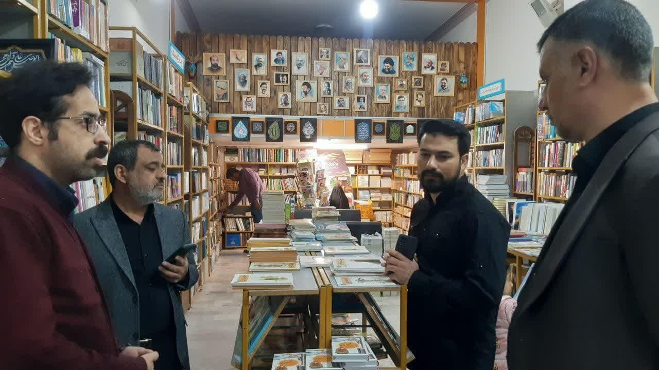 تجلیل از روستاهای دوستدار کتاب یزد/ برگزاری نشستهای دانایی در استان