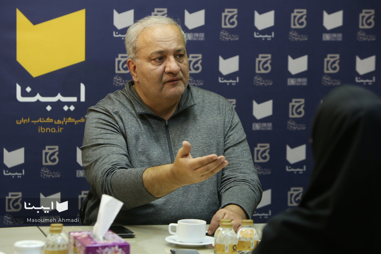 داستان اول کتاب قوامیافتهتر است/ طرح جلد کتاب میتوانست بهتر از این باشد