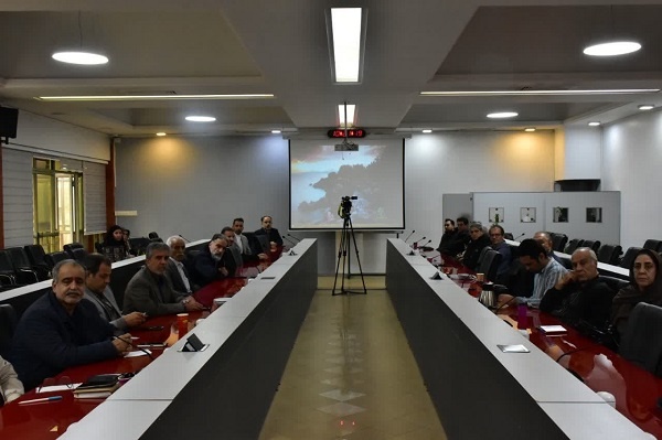 دلیل ضعف مطالعه مردم لزوماً اقتصادی نیست/ برای یارانههای کتاب نسخه واحد نپیچید