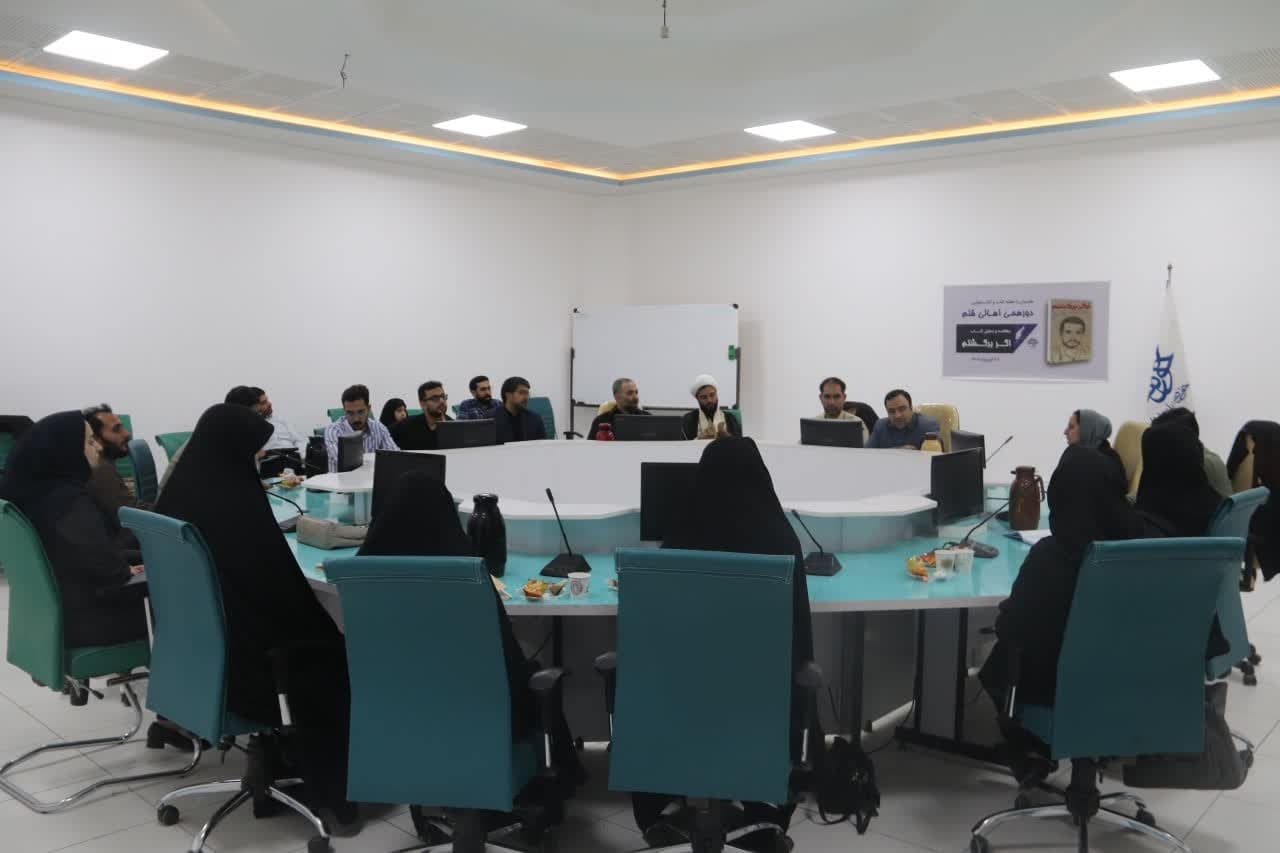 از برگزاری نشست تاریخ یزد تا نقد و بررسی کتاب «دختر حنا» در یزد