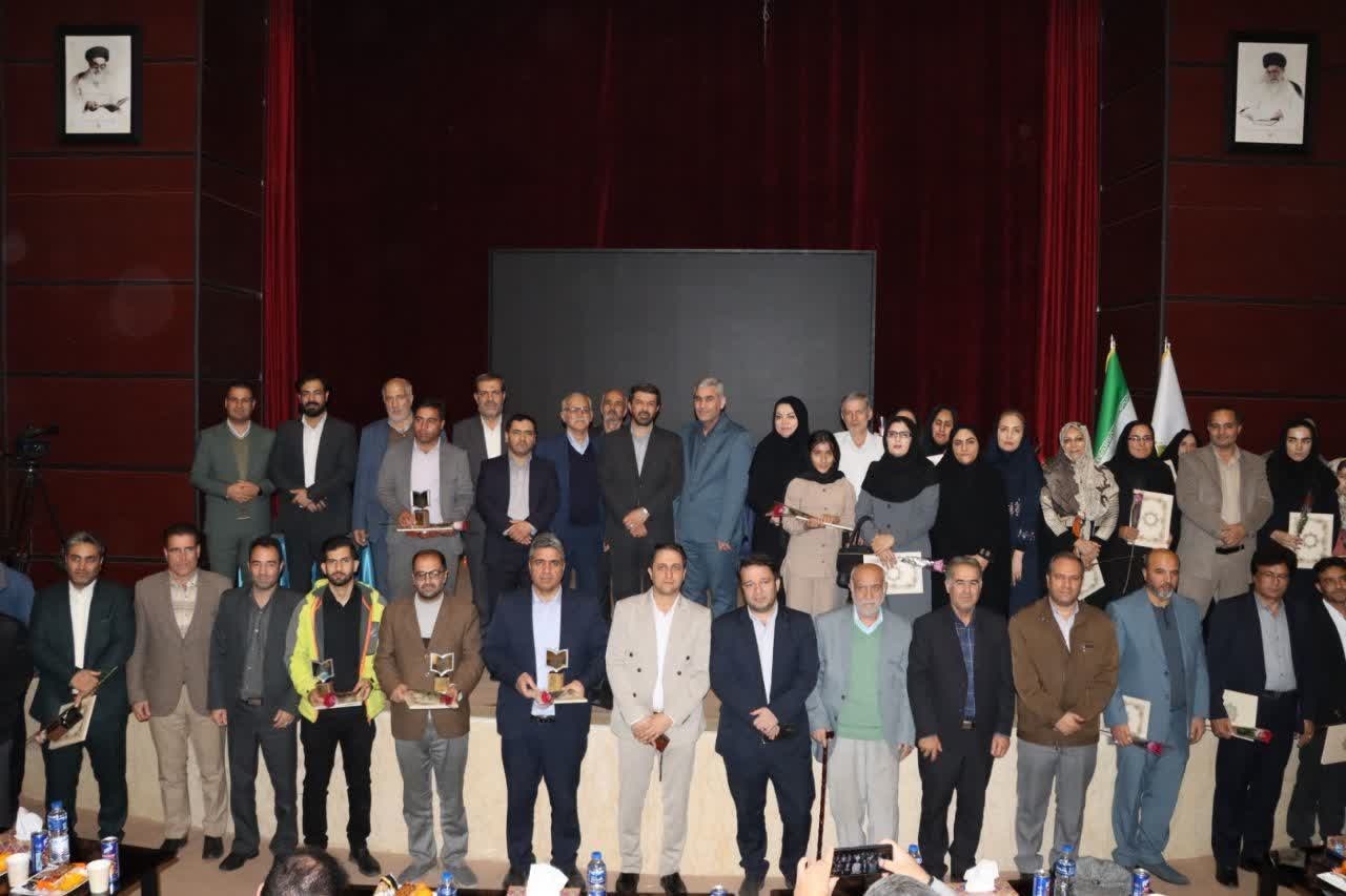 کتاب اصلیترین عامل تقویت عقلانیت و توسعه فکری جامعه است