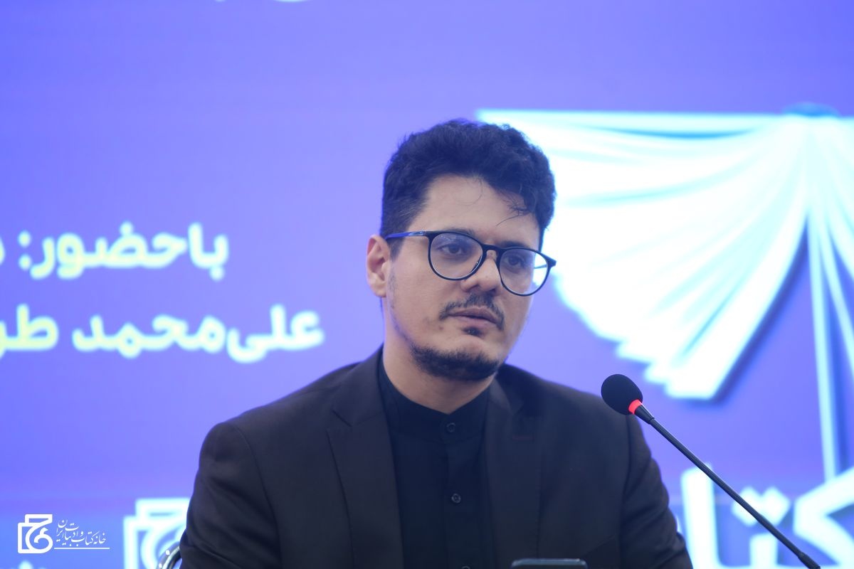 تاریخپژوهان ایرانی از جشن هزاره فردوسی غفلت کردهاند/ پژوهشهای تاریخی را سیاسی نبینیم