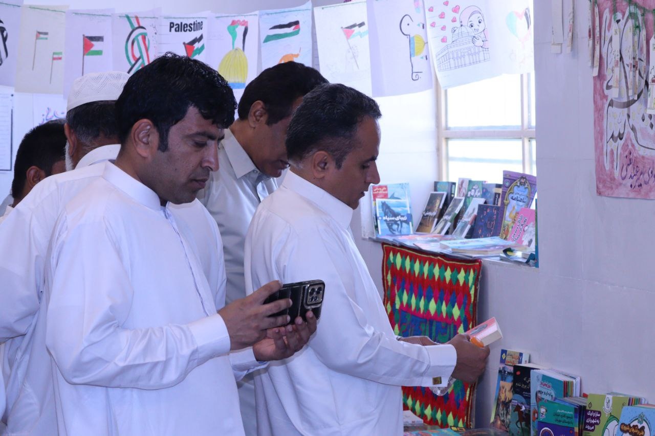 جشن هفته کتاب با مشارکت کودکان و نوجوانان کتابخوان روستا برگزار شد
