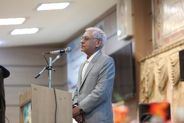 کتابداران نباید دغدغهای جز خدمترسانی داشته باشند