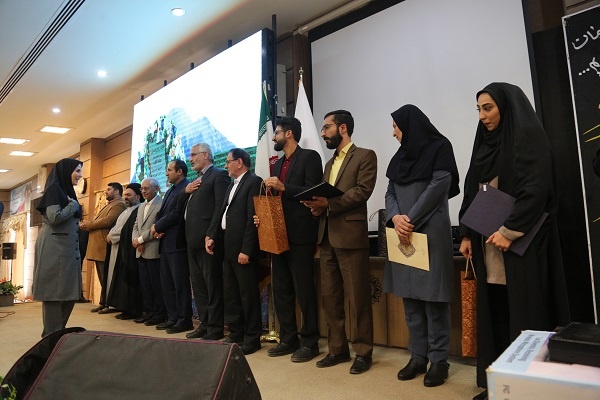 کتابداران نباید دغدغهای جز خدمترسانی داشته باشند