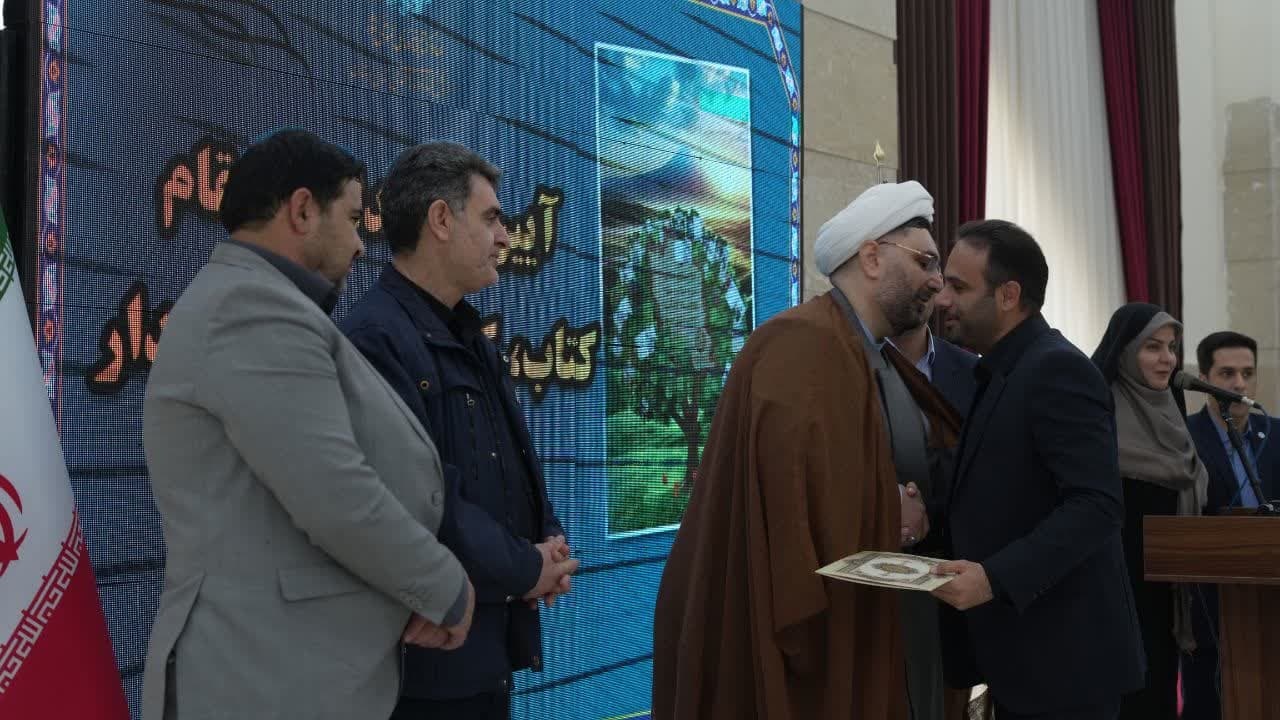 لزوم ورود خیرین به امر فرهنگ / ۲۰ هزار دانشآموز از کتابخانههای لرستان بازدید کردند