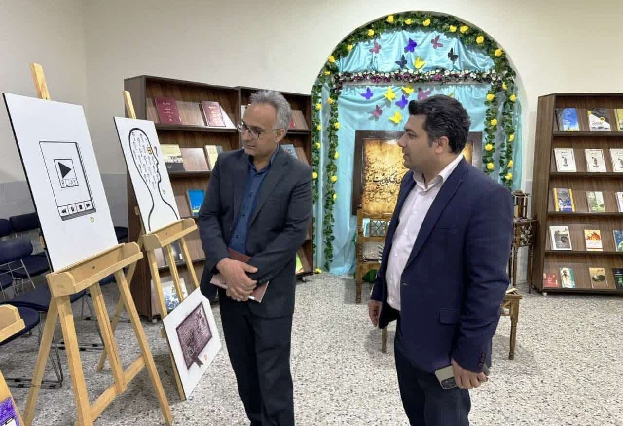 رونمایی از پوستر جشنواره ملی شعر «سرباز وطن»/ اهدای ۷ هزار جلد کتاب به مدارس کمبرخوردار