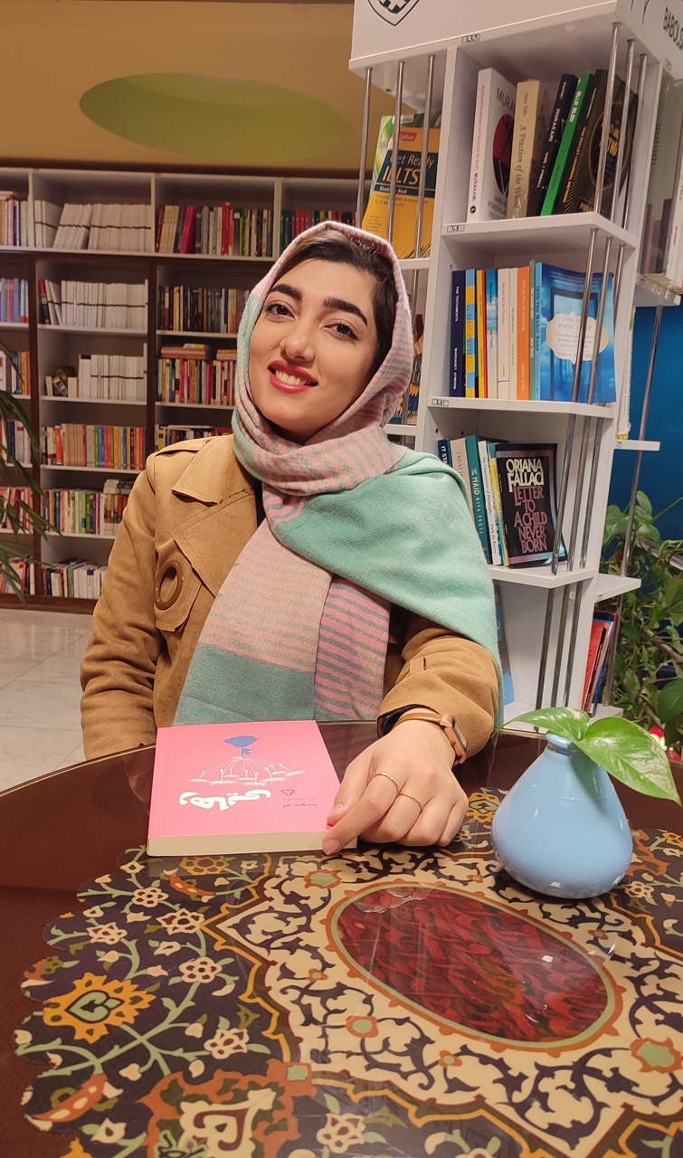 روایت شیمیدانی که «بلاگرکتاب» شد/ از دستگاه آزمایشگاه جای محلول، داستان میچکد!