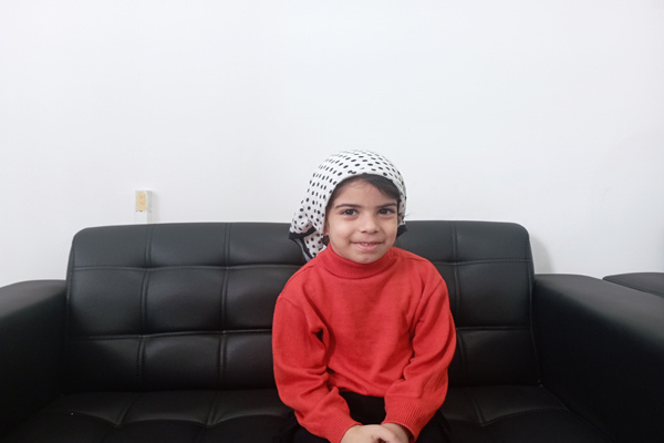 «باران»؛ دخترِ حافظِ شعر مصور/ وقتی خانوادهای با شعر و کتاب حالش بهتر است