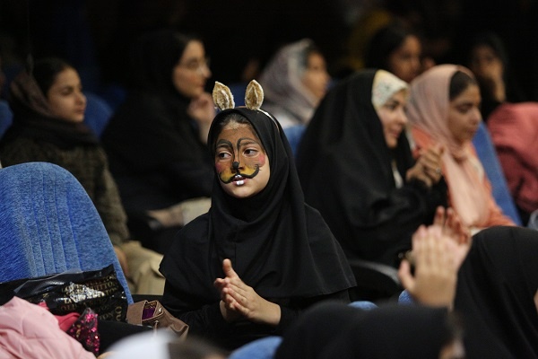 ۹ اثر برگزیده در اختتامیه جشنواره قصهگویی چهارمحال و بختیاری روی صحنه رفتند