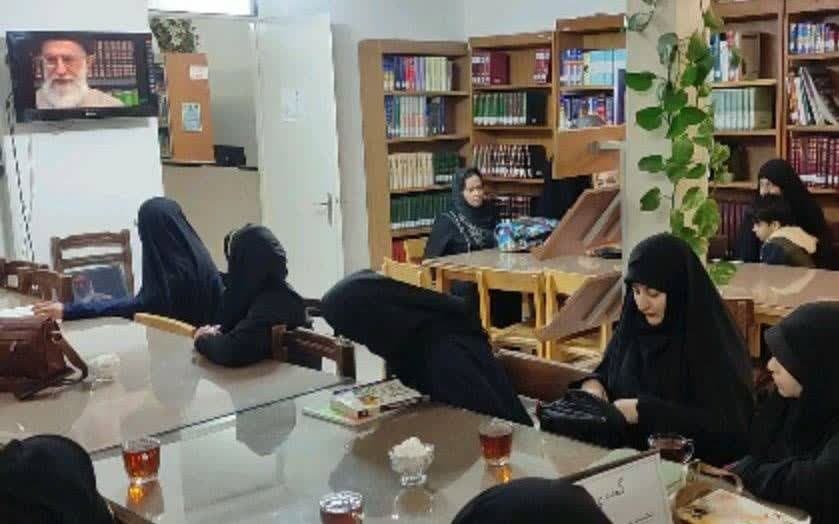 نشست «گعده امین» در سبزوار/ شب شعر «طلای سرخ» در تربتحیدریه