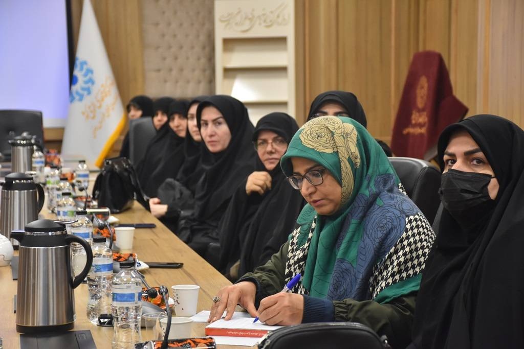 «دختران ایران» در مشهد رونمایی شد/ فعالیت ۸۰ مرکز مشاوره در کتابخانههای عمومی خراسانرضوی