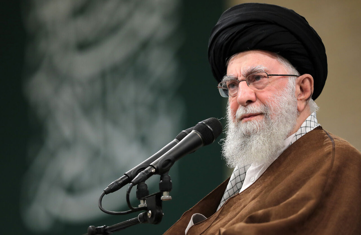 روایت رهبر انقلاب از اولین ساعات جنگ؛ گزارش‌ها و رمان‌های برخی نویسندگان درباره آغاز جنگ خلاف واقع بود