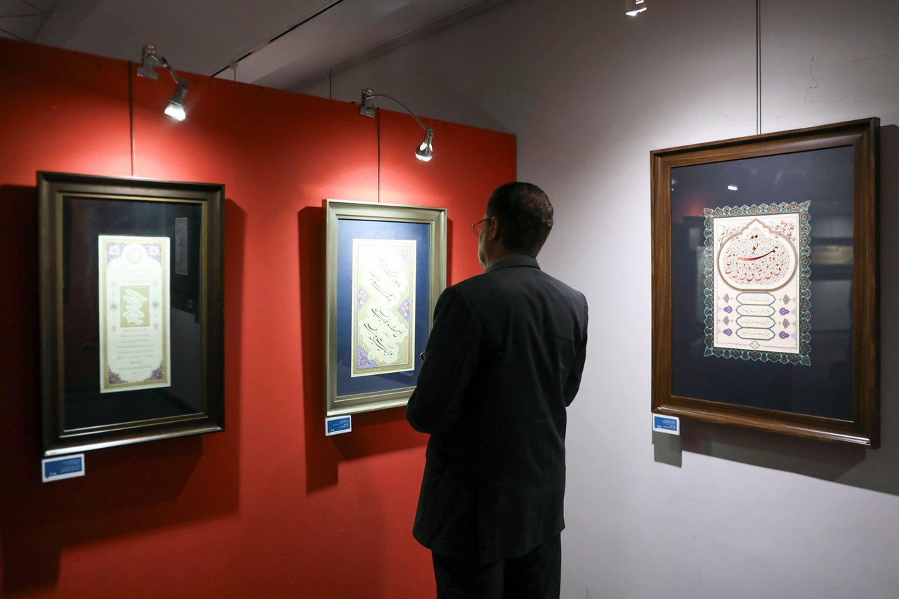 نمایشگاه خوشنویسی «نقش خیال دوست» در مشهد + تصاویر