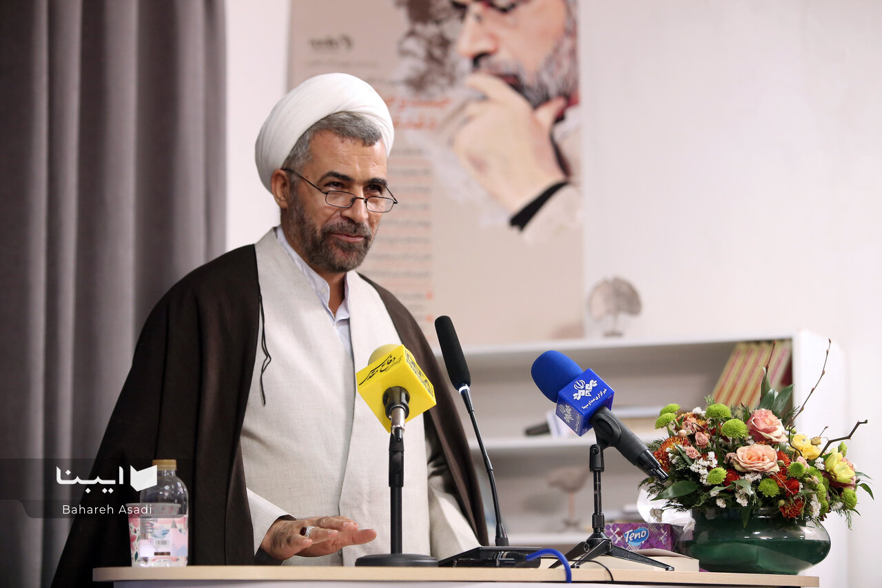 سبک تاریخنگاری رسول جعفریان برجستهسازی موقعیتهای حساس تاریخی است