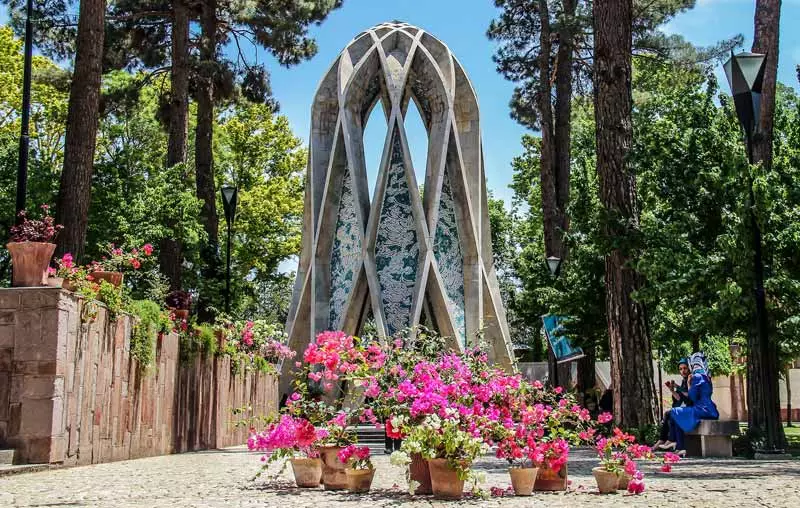 «کین آمدن از کجا و رفتن به کجاست»