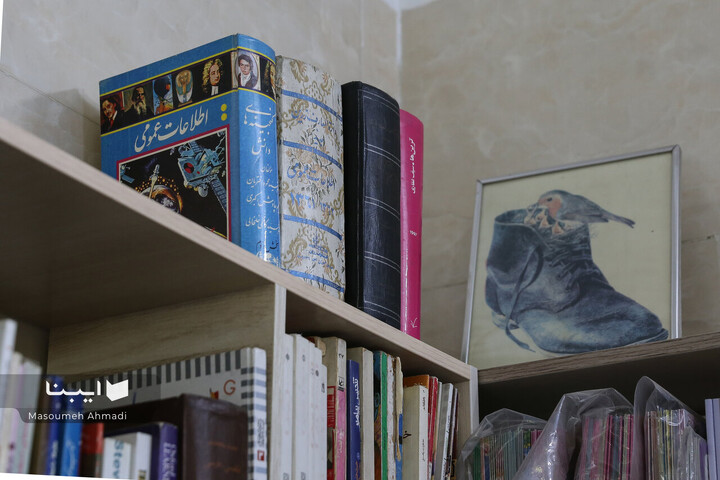 کتابفروشی «آموزگار»