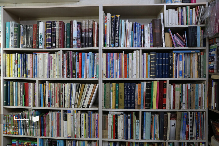 کتابفروشی «آموزگار»