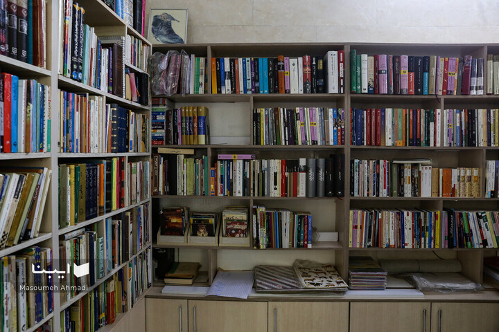 کتابفروشی «آموزگار»