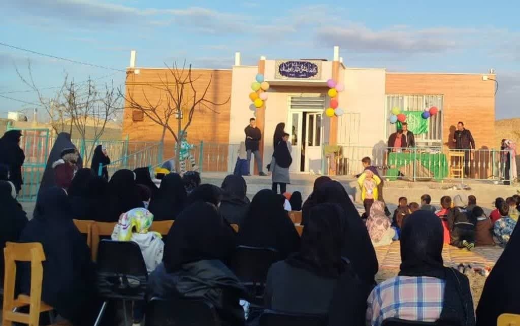 اهدای کتاب در نیشابور و تایباد/ شعرخوانی در بردسکن